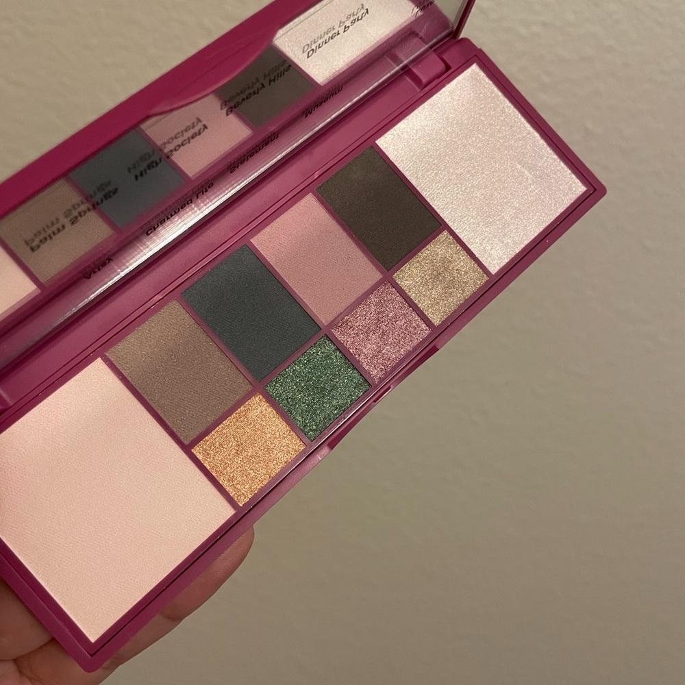 Doll Face Eye & Face Palette✨